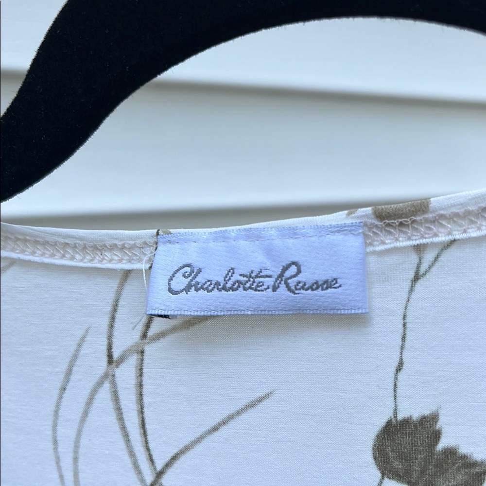 Charlotte Russe White Sleeveless Tank Top with Cut Out Tie Front - Picture 2 of 4